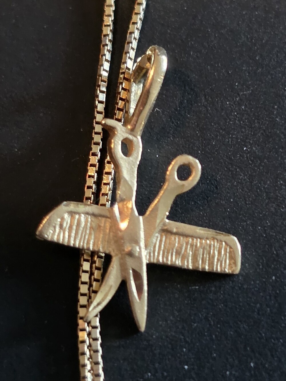 Vintage 14k GOLD HAIRDRESSER OR BARBER PENDANT